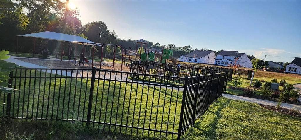 4 BR in Charlotte