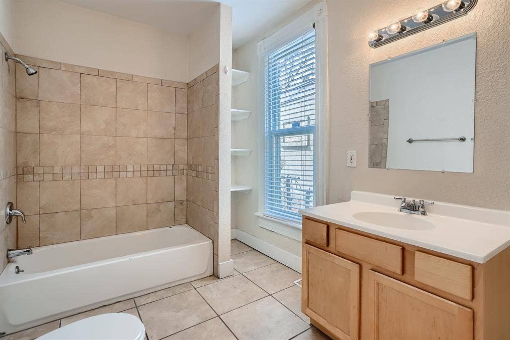 5 BR in Denver