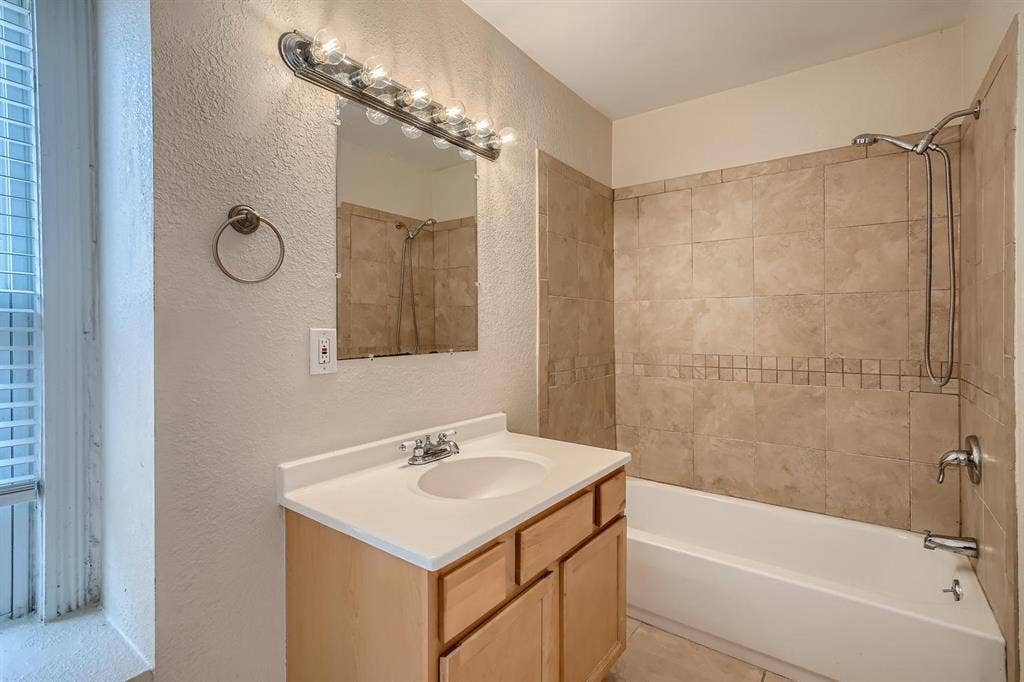 5 BR in Denver