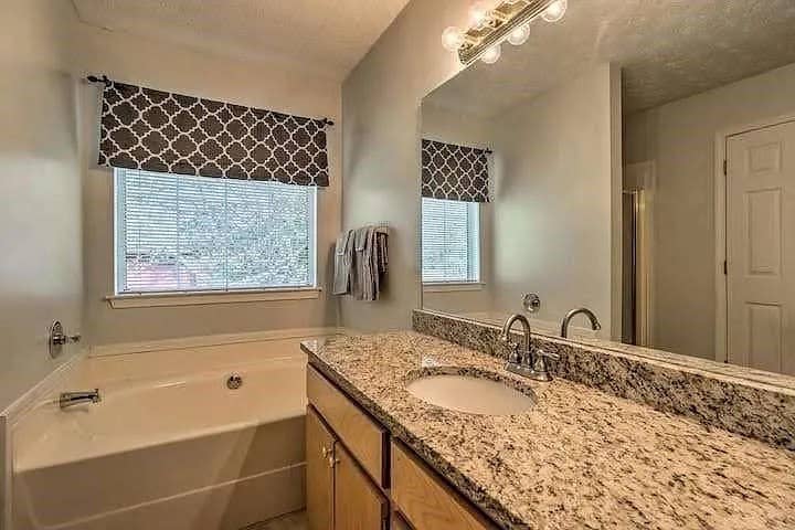 5 BR in Hapeville