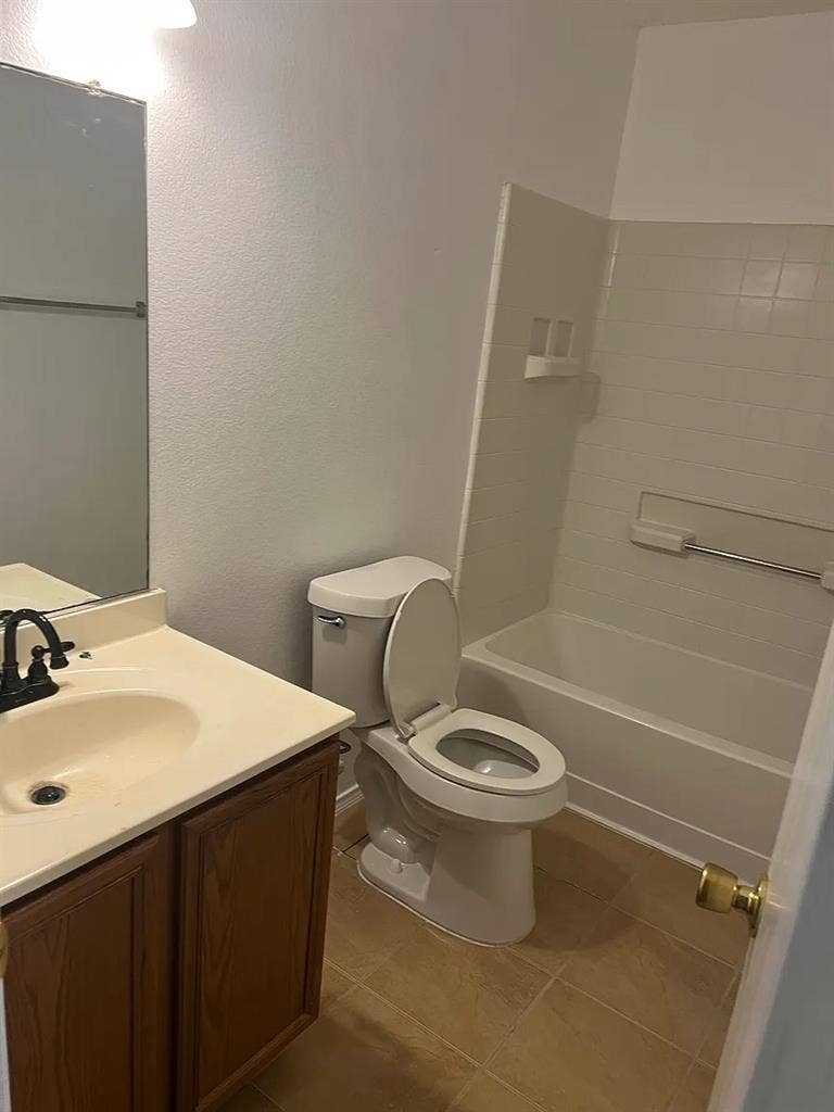 3 BR in Dallas