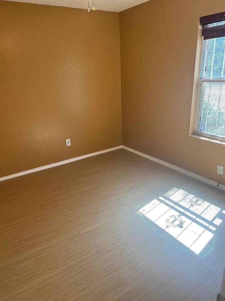 3 BR in Dallas
