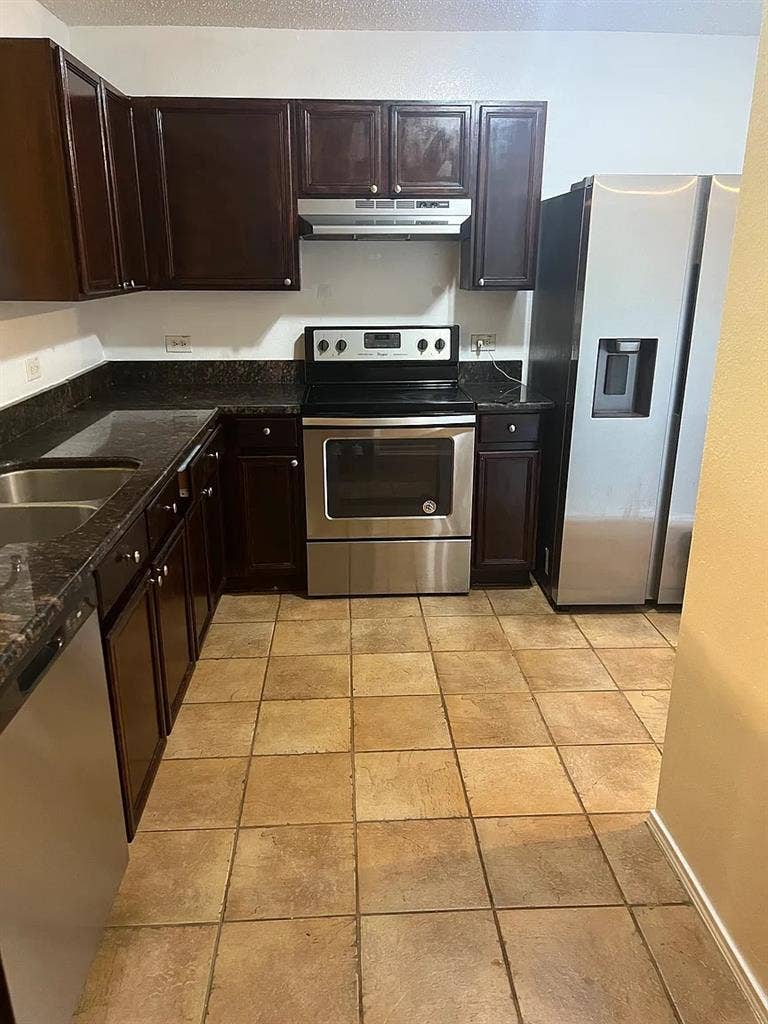3 BR in Dallas