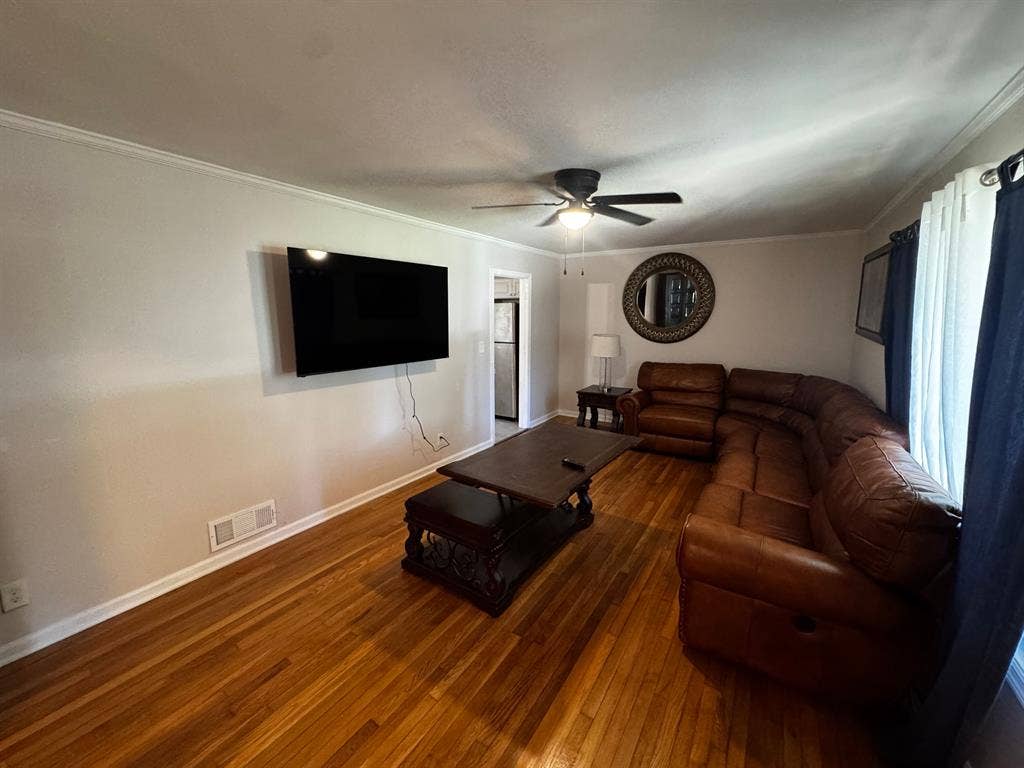 5 BR in College Park