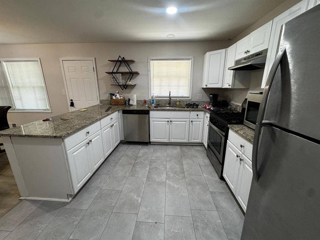 5 BR in College Park
