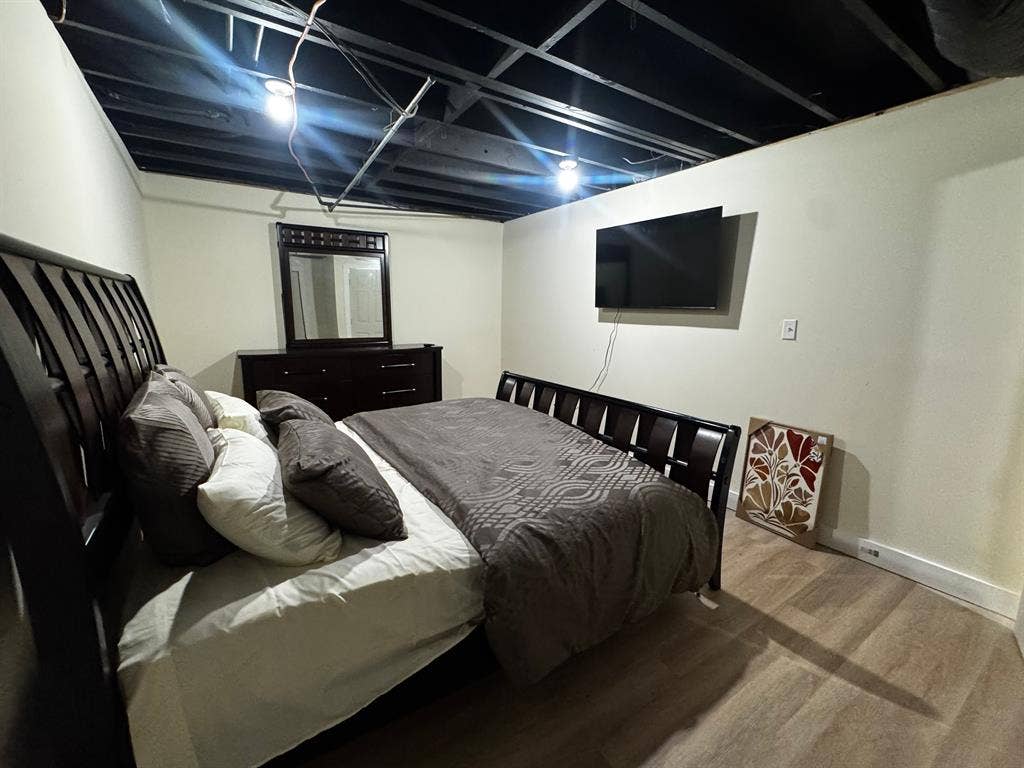 5 BR in College Park