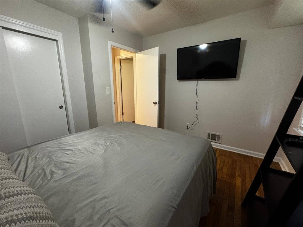 5 BR in College Park