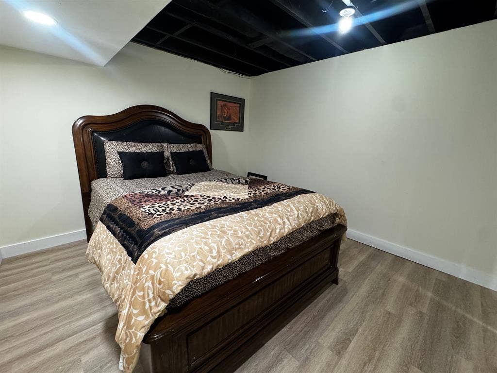 5 BR in College Park