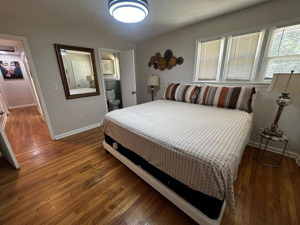 5 BR in College Park