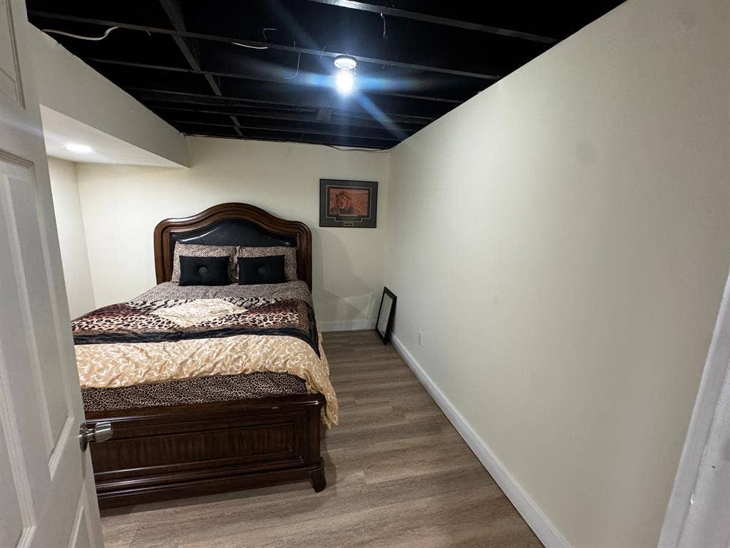 5 BR in College Park
