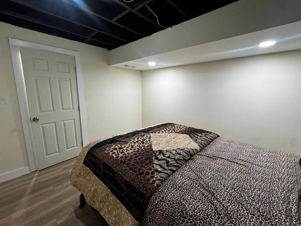 5 BR in College Park