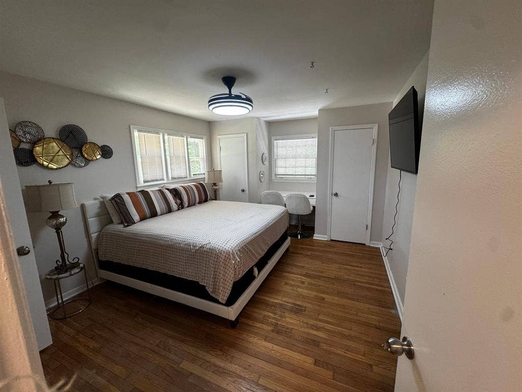 5 BR in College Park