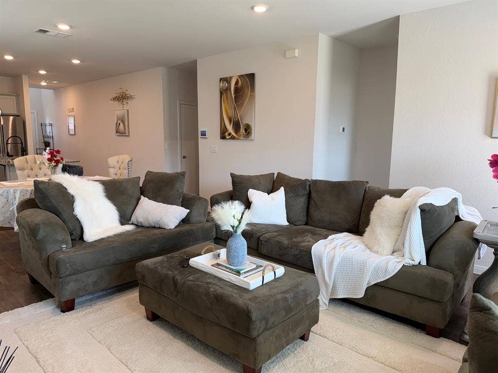 4 BR in Georgetown