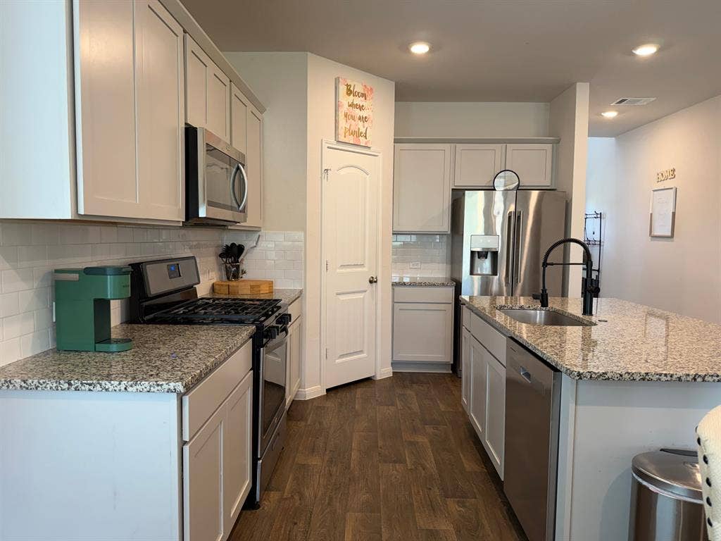 4 BR in Georgetown