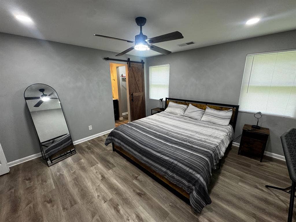 3 BR in Riverdale