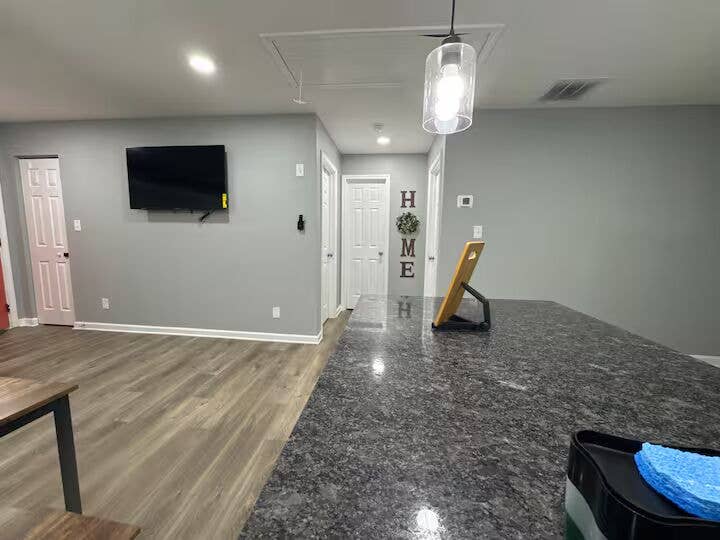 3 BR in Riverdale