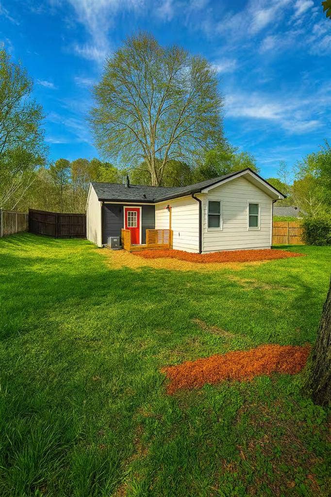 3 BR in Riverdale