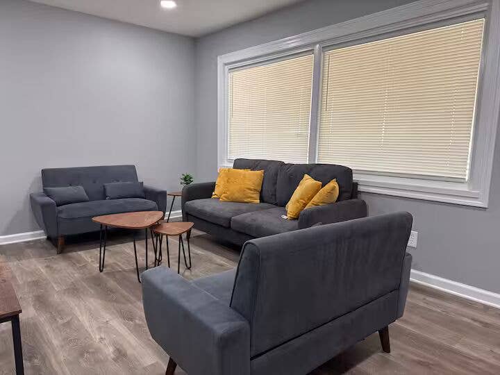 3 BR in Riverdale