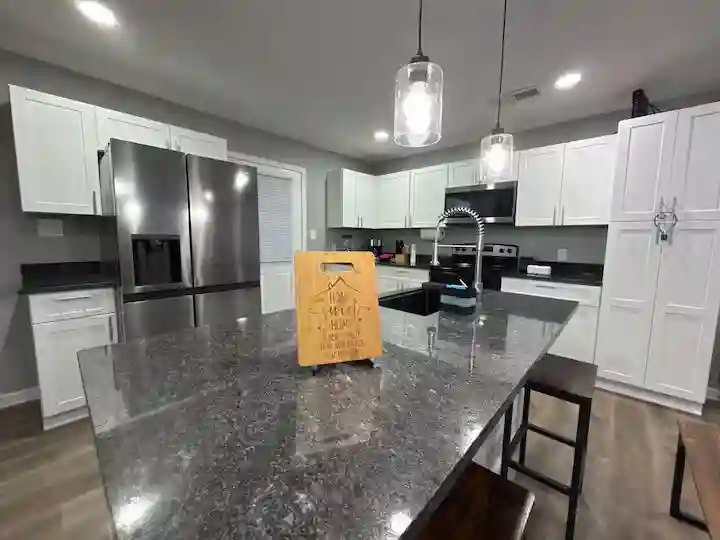3 BR in Riverdale