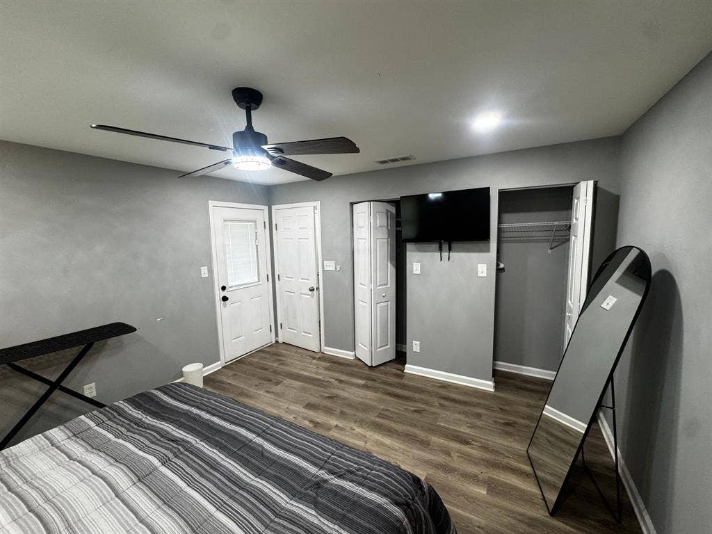 3 BR in Riverdale