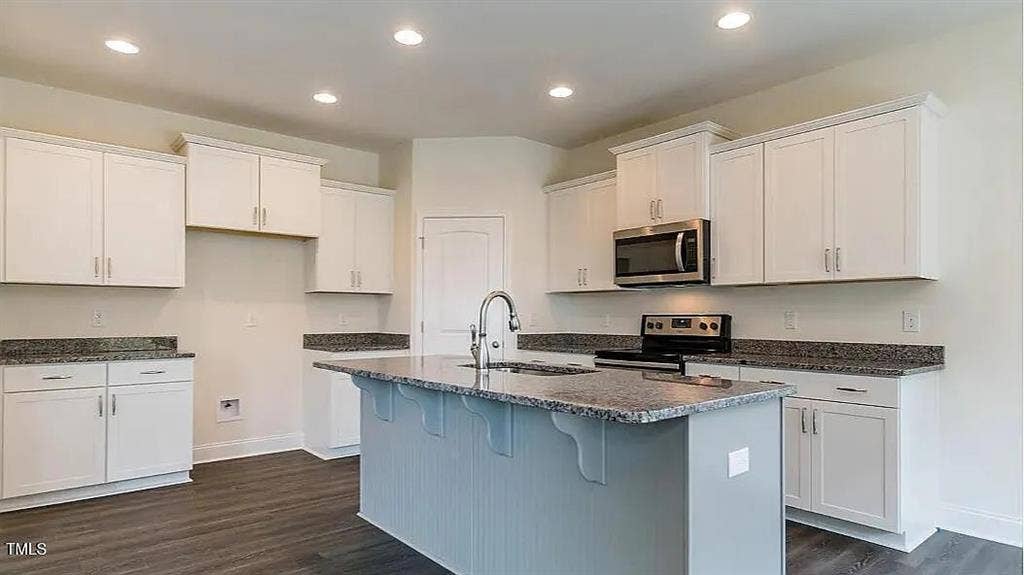 3 BR in Angier