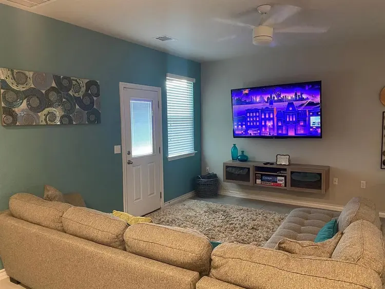 4 BR in Austin