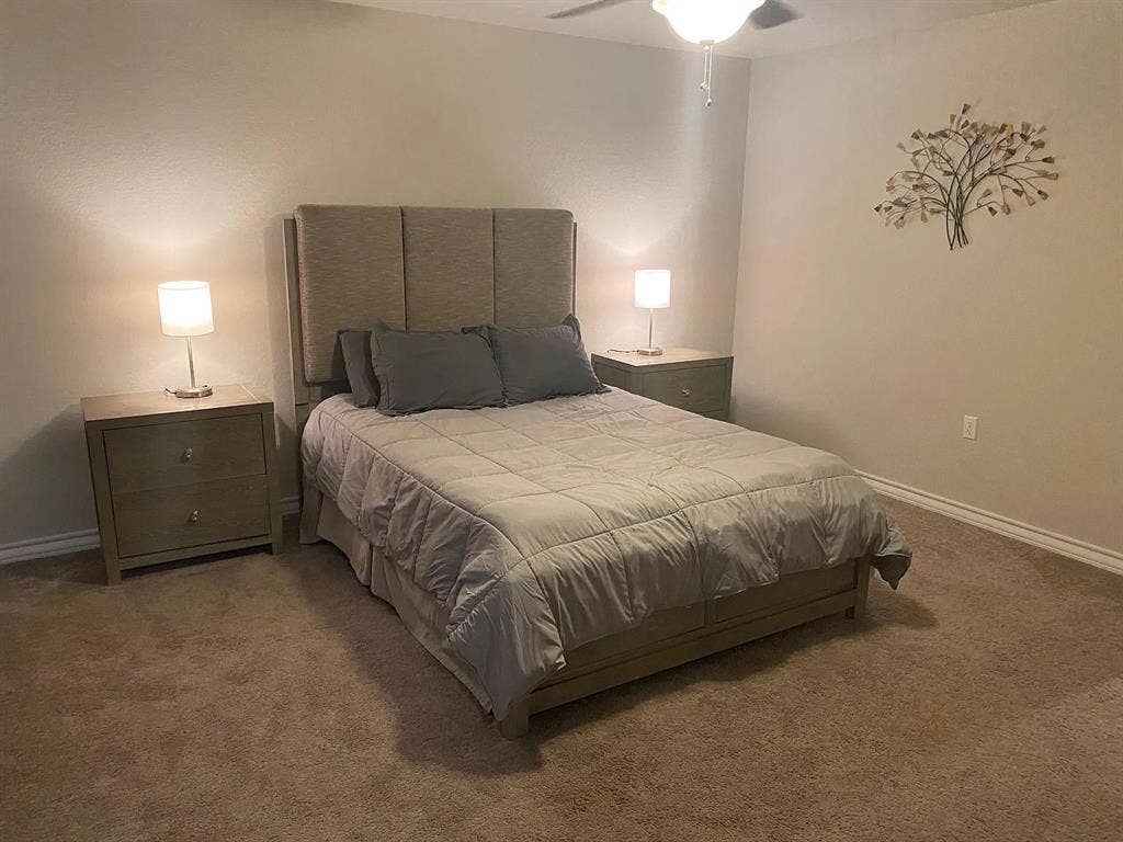 4 BR in Austin