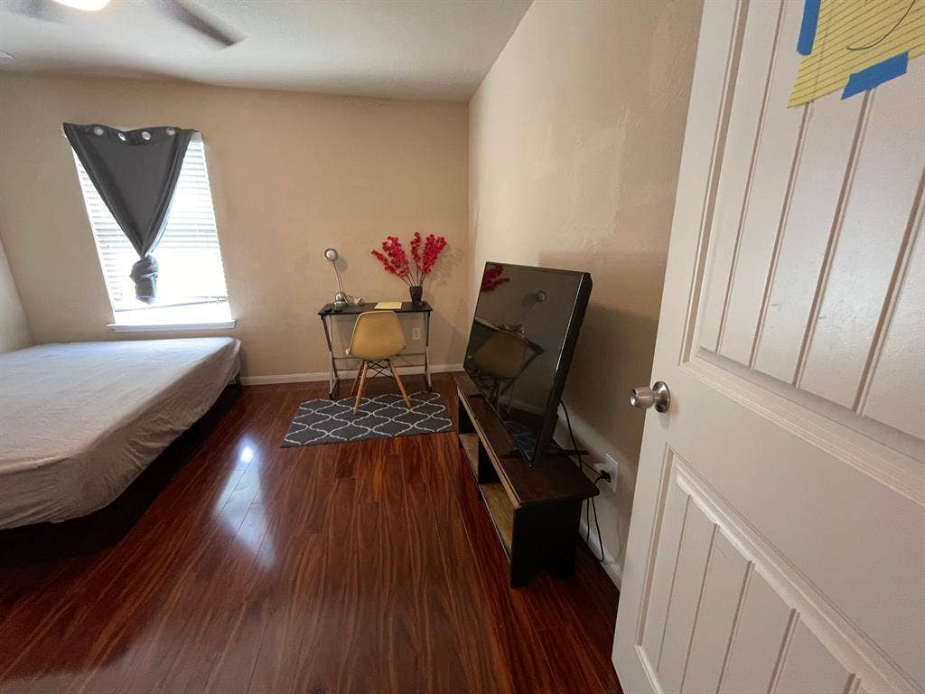 4 BR in Austin