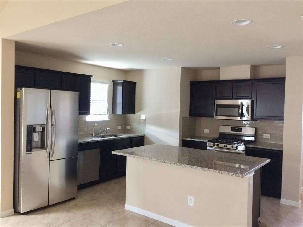 4 BR in Austin