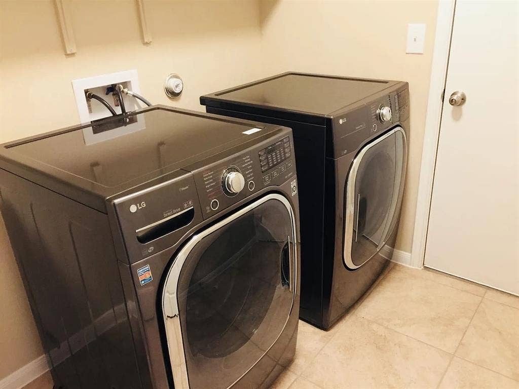 4 BR in Austin
