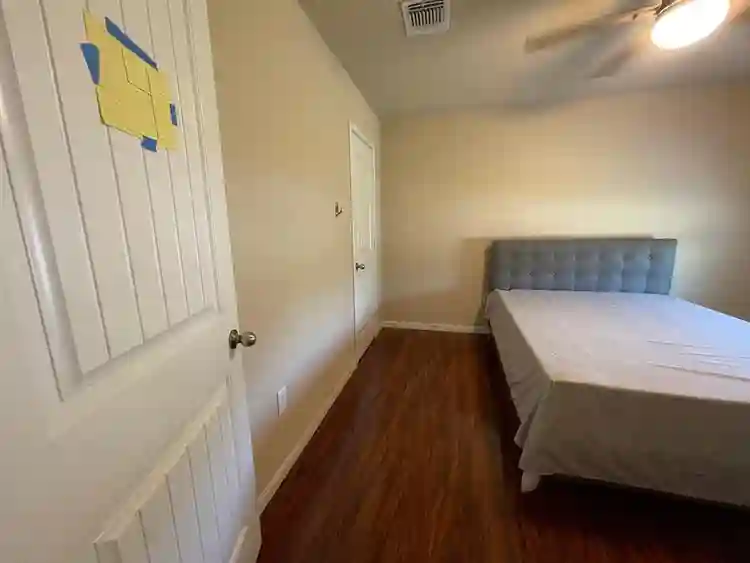 4 BR in Austin