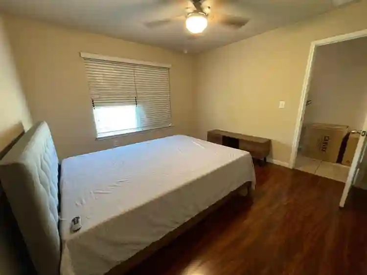 4 BR in Austin