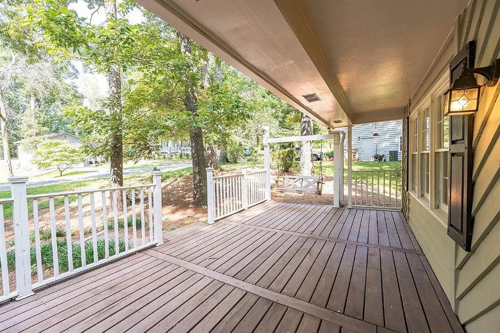 4 BR in Roswell