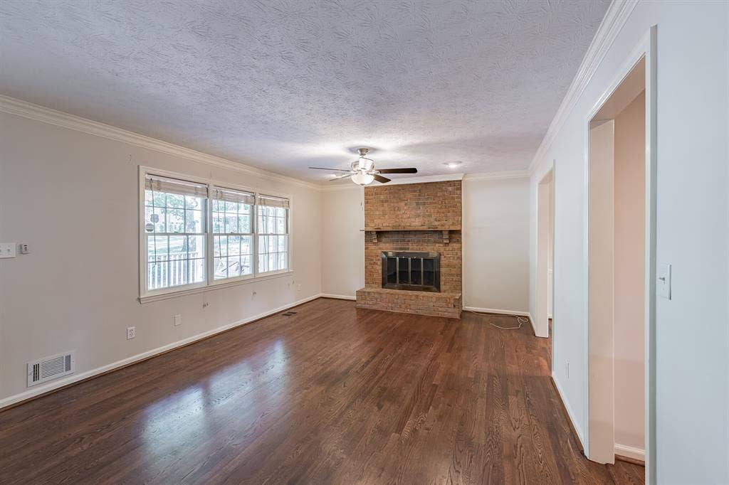4 BR in Roswell