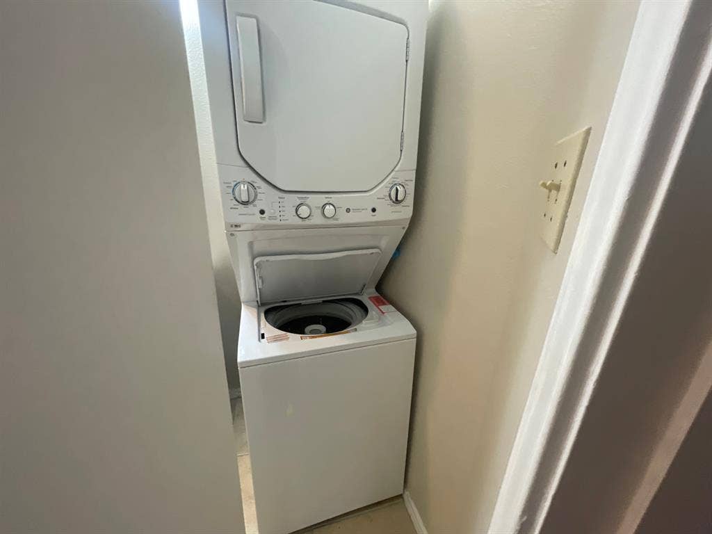 2 BR in Austin