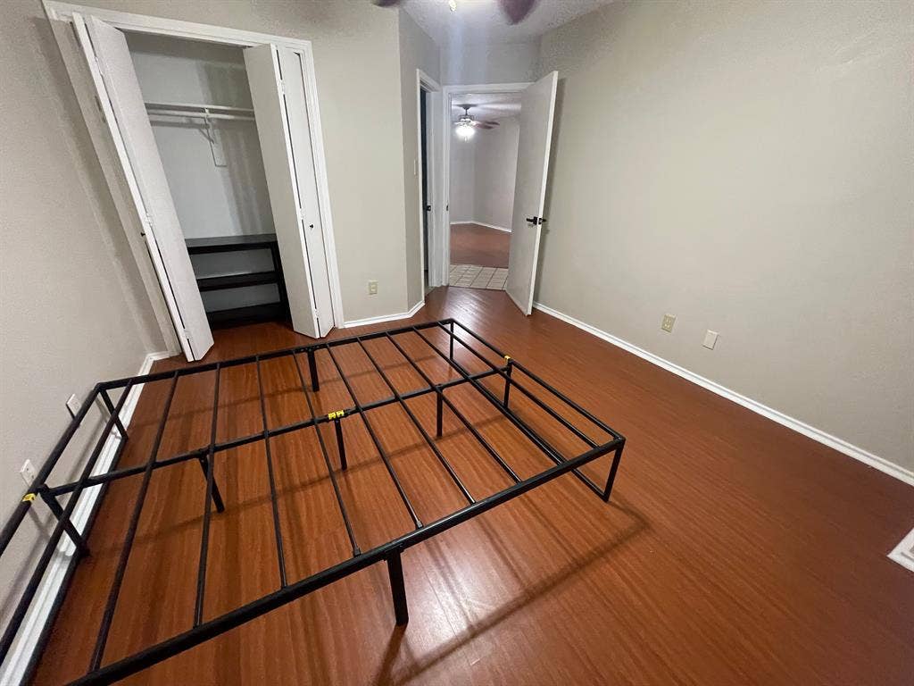 2 BR in Austin