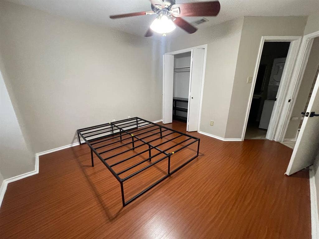 2 BR in Austin