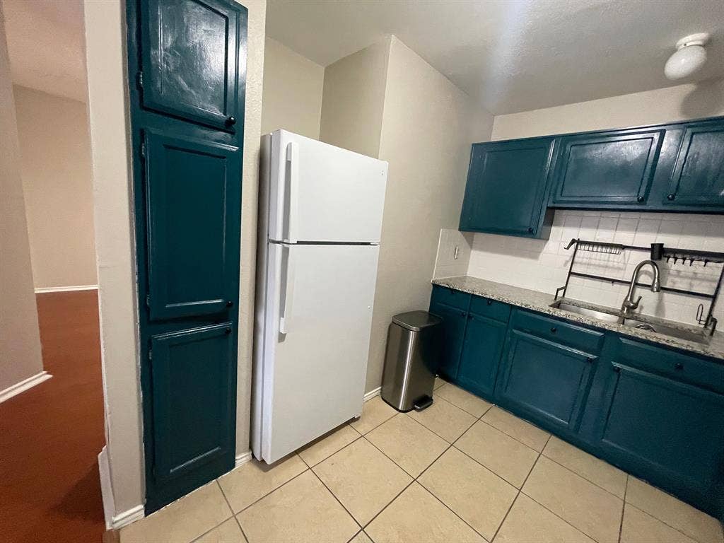 2 BR in Austin