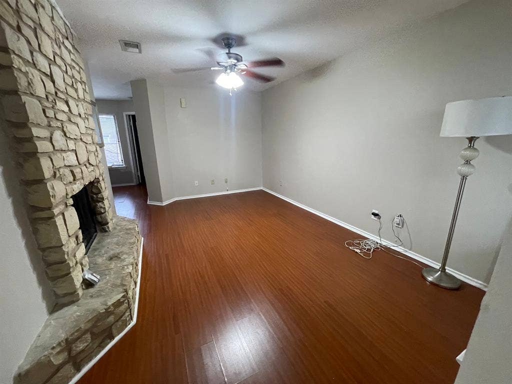 2 BR in Austin