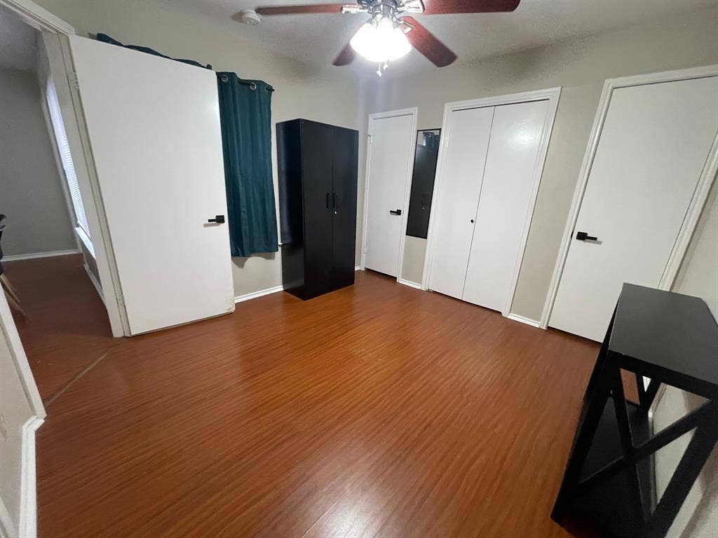 2 BR in Austin