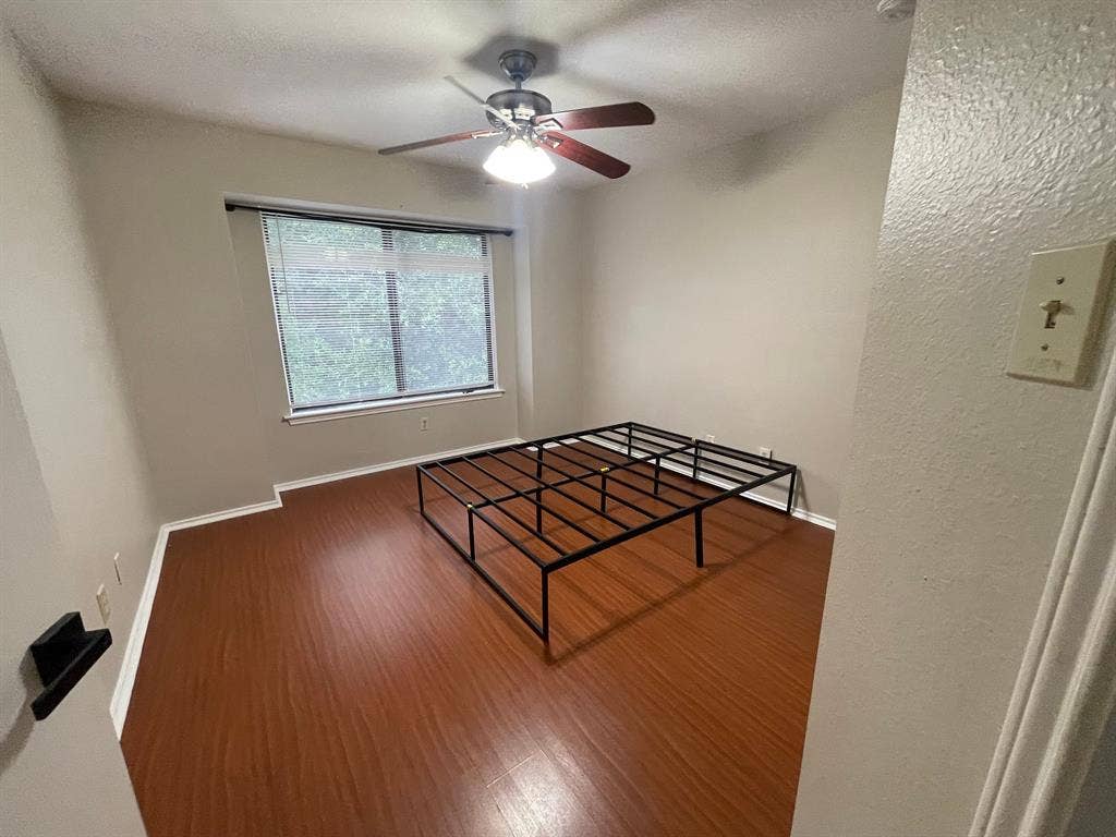 2 BR in Austin