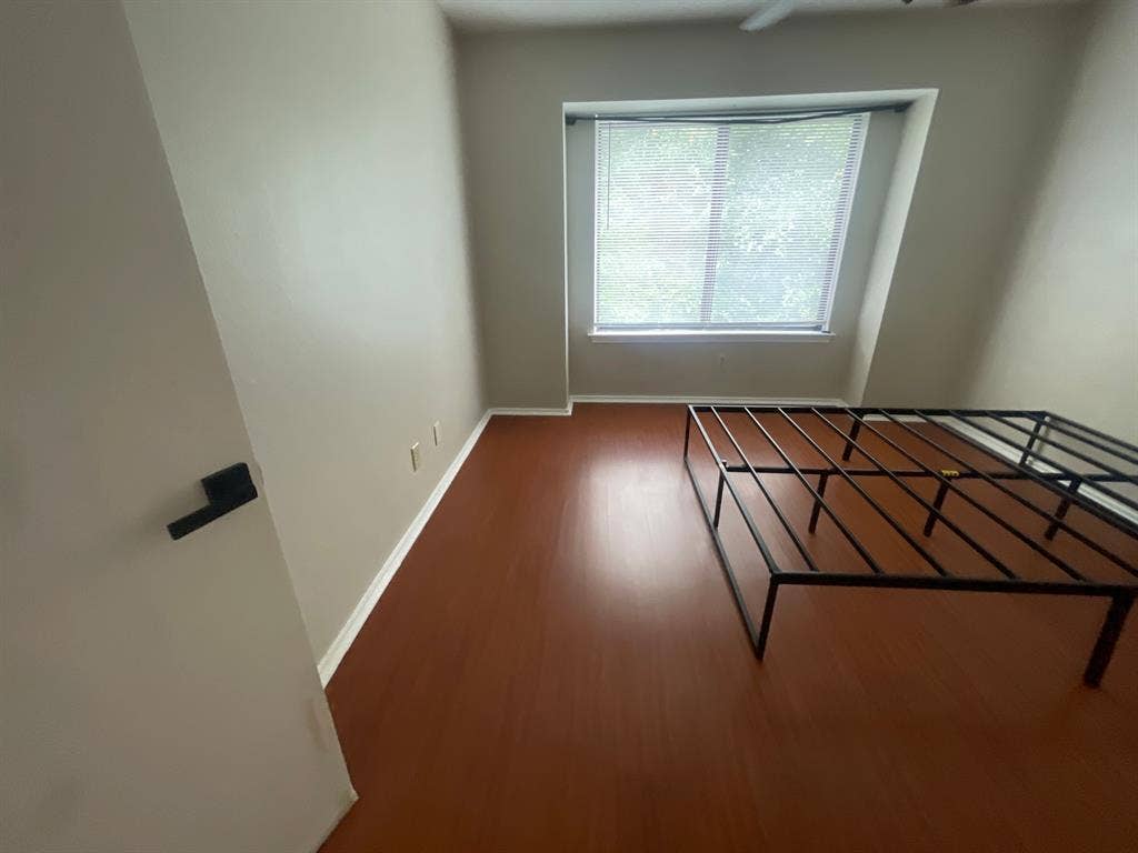 2 BR in Austin