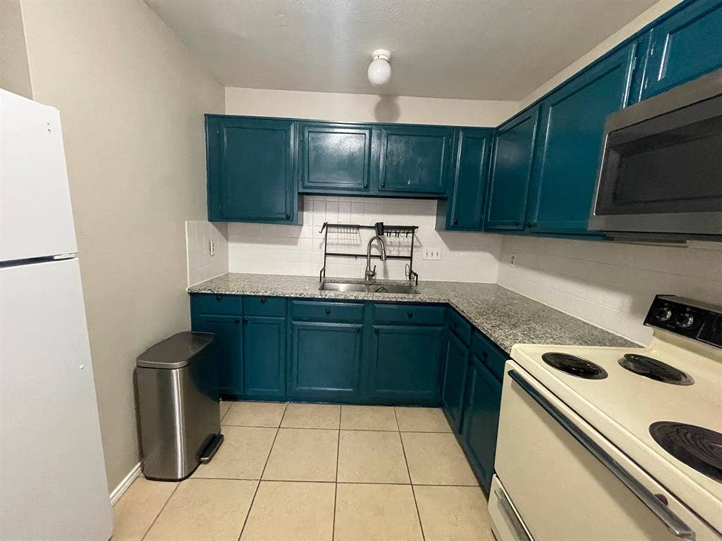 2 BR in Austin