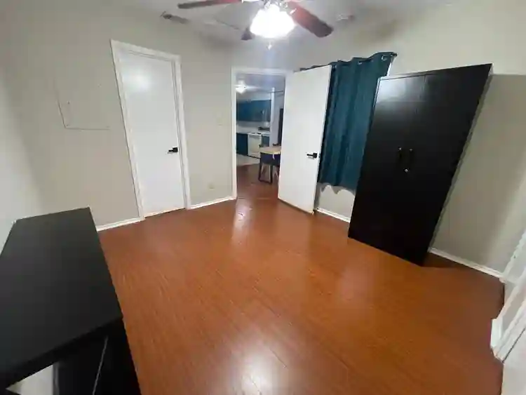 2 BR in Austin