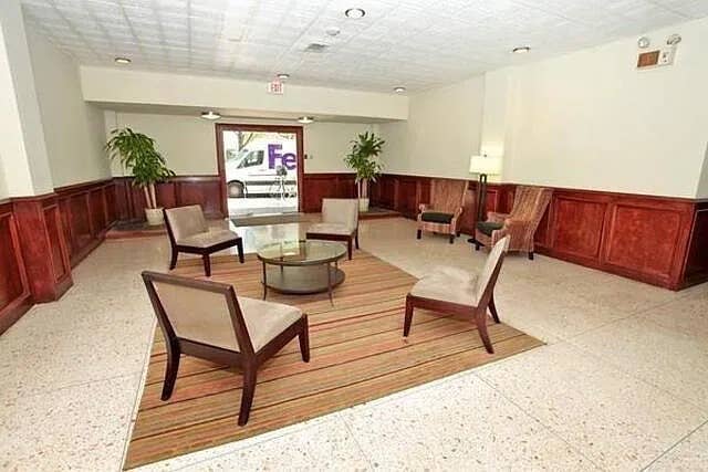 2 BR in Austin