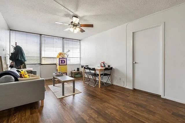 2 BR in Austin