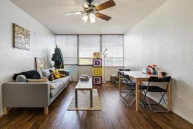 2 BR in Austin