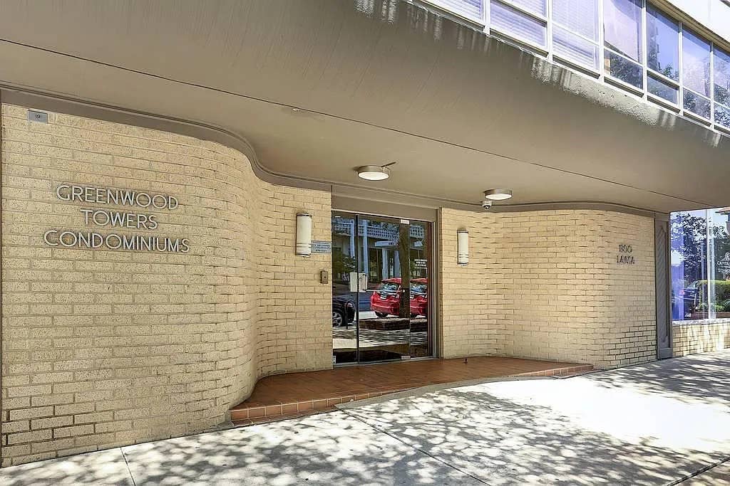 2 BR in Austin
