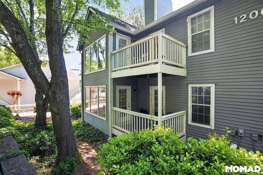 2 BR in Sandy Springs