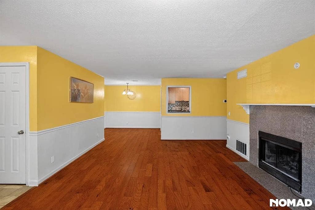 2 BR in Sandy Springs
